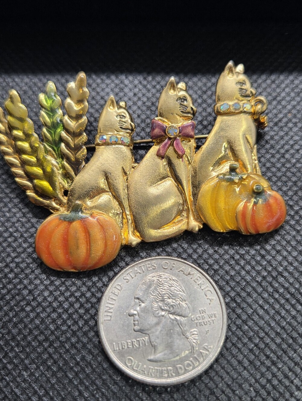 Kenneth Cole Cat Trio Brooch with Orange Pumpkins Vintage - Picture 12 of 12